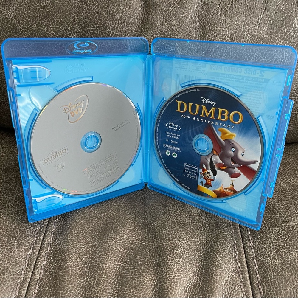 Dumbo - Picture 2 of 2